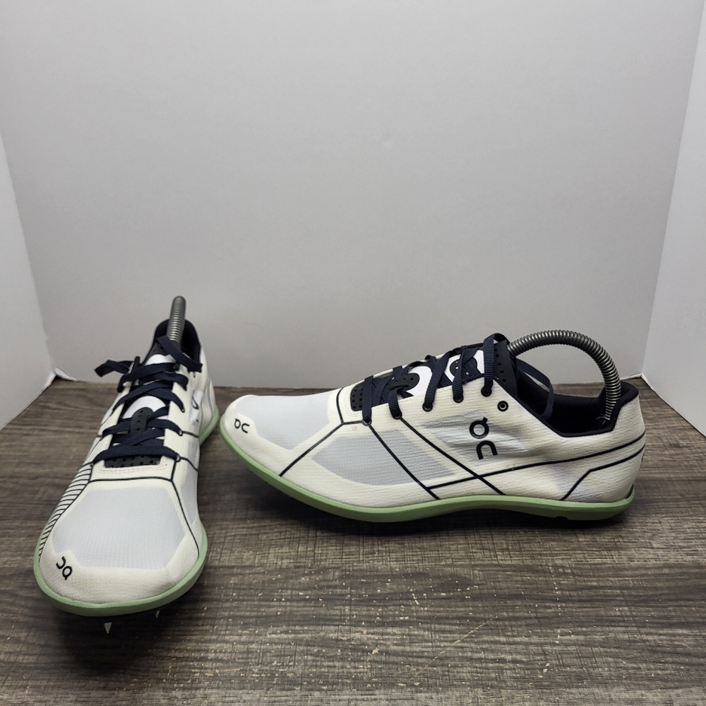 On Cloudspike White/Mint Women's Size 10 Running Track Shoes